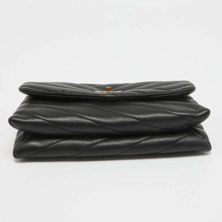 Pre Owned Tory Burch Black Quilted Leather Kira Clutch Bag