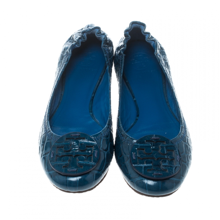 مملوكة مسبقًا Tory Burch Blue Patent Croc Embossed Leather Reva Scrunch Ballet Flats Size 38.5