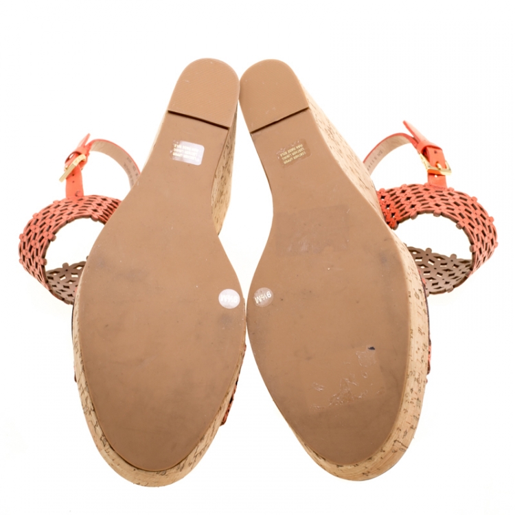Pre Owned Tory Burch Coral Red Perforated Leather Daisy Cork Wedge Sandals Size 39.5