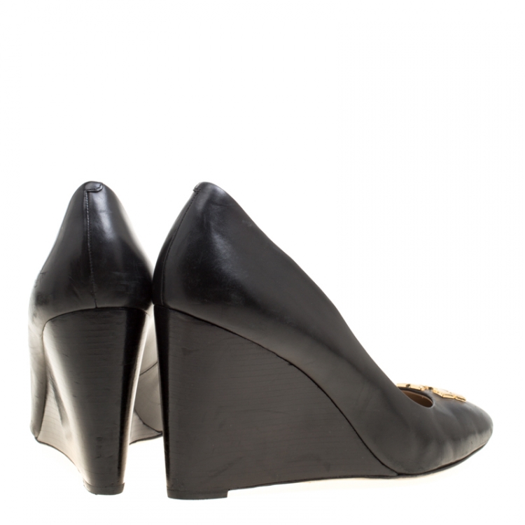 Pre Owned Tory Burch Black Leather Raleigh Round Toe Wedge Pumps Size 41