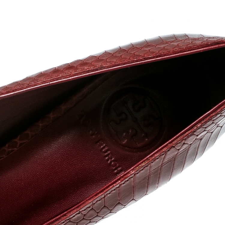 Pre Owned Tory Burch Burgundy Python Embossed Leather Jenna Pumps Size 37.5