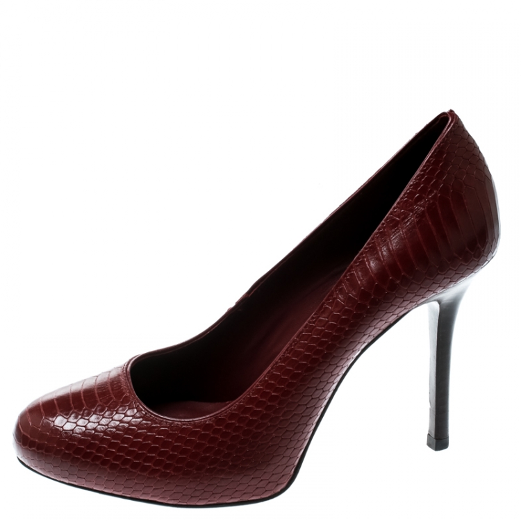 Pre Owned Tory Burch Burgundy Python Embossed Leather Jenna Pumps Size 37.5