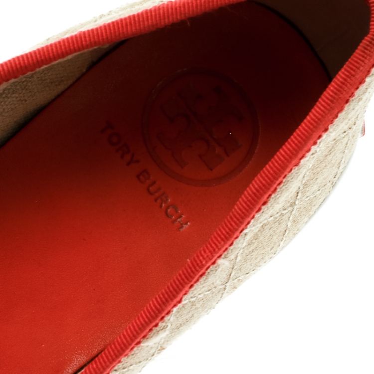 Pre Owned Tory Burch Beige Quilted Canvas And Orange Patent Leather Schuyler Ballet Flats Size 39.5
