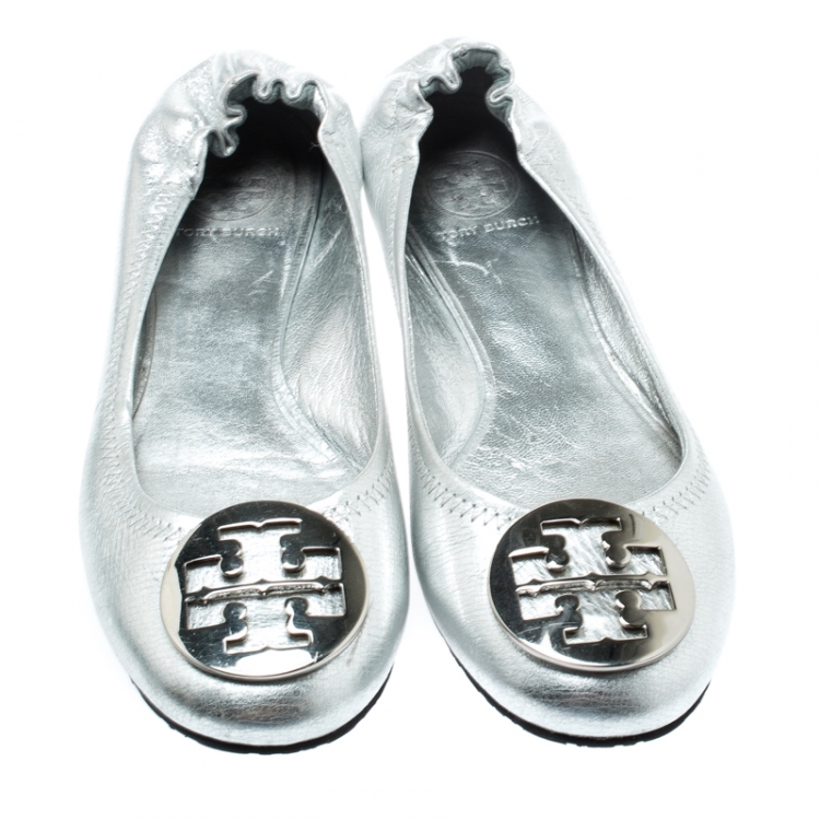 Pre Owned Tory Burch Metallic Silver Leather Reva Ballet Flats Size 38.5