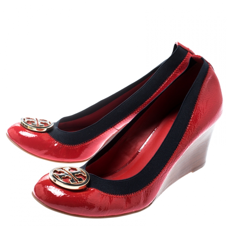 Pre Owned Tory Burch Red Patent Leather Caroline Scrunch Wedge Pumps Size 38