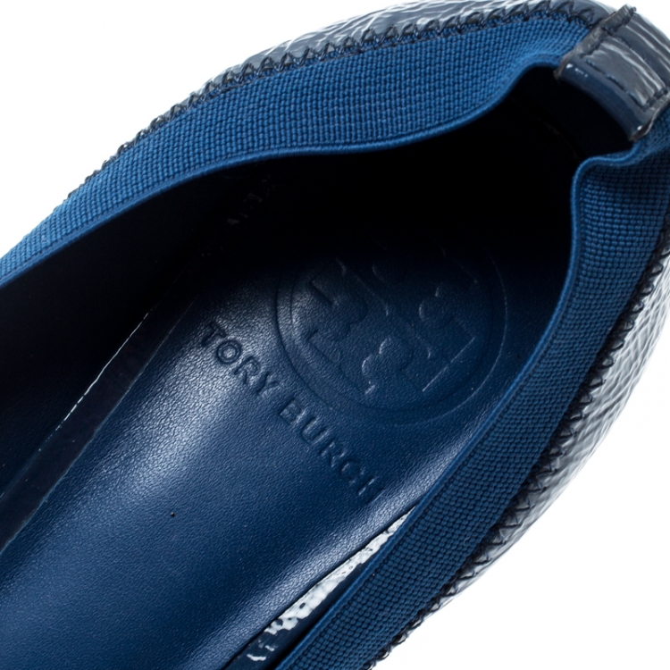 Pre Owned Tory Burch Blue Patent Leather Caroline Scrunch Wedge Pumps Size 36.5