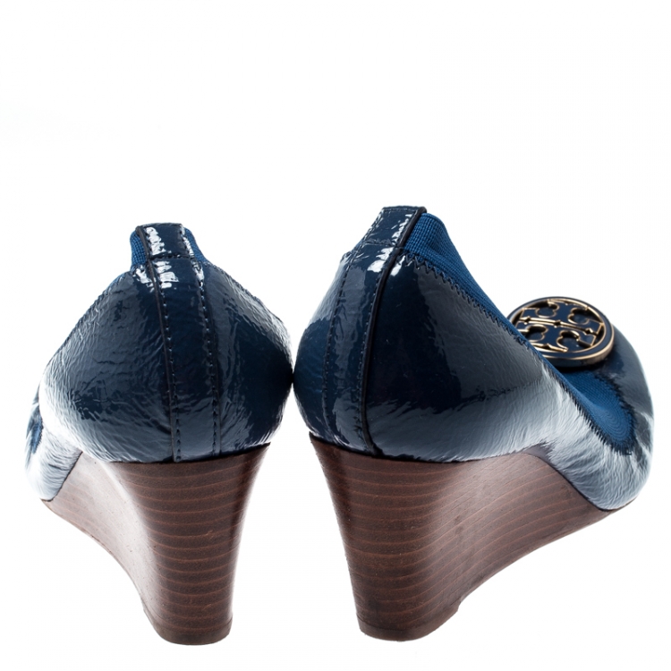Pre Owned Tory Burch Blue Patent Leather Caroline Scrunch Wedge Pumps Size 36.5