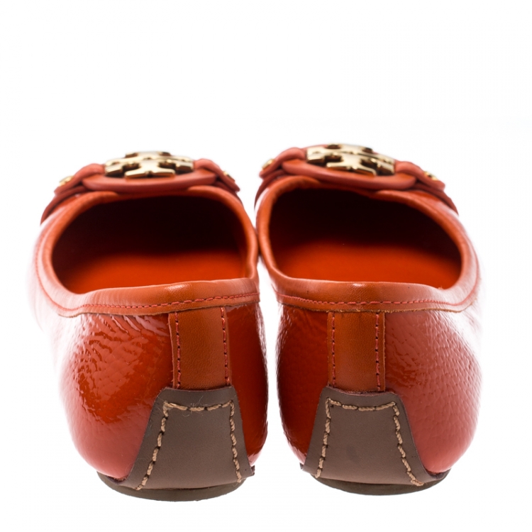مملوكة مسبقًا Tory Burch Orange Patent Leather Aaden Ballet Flats Size 36.5