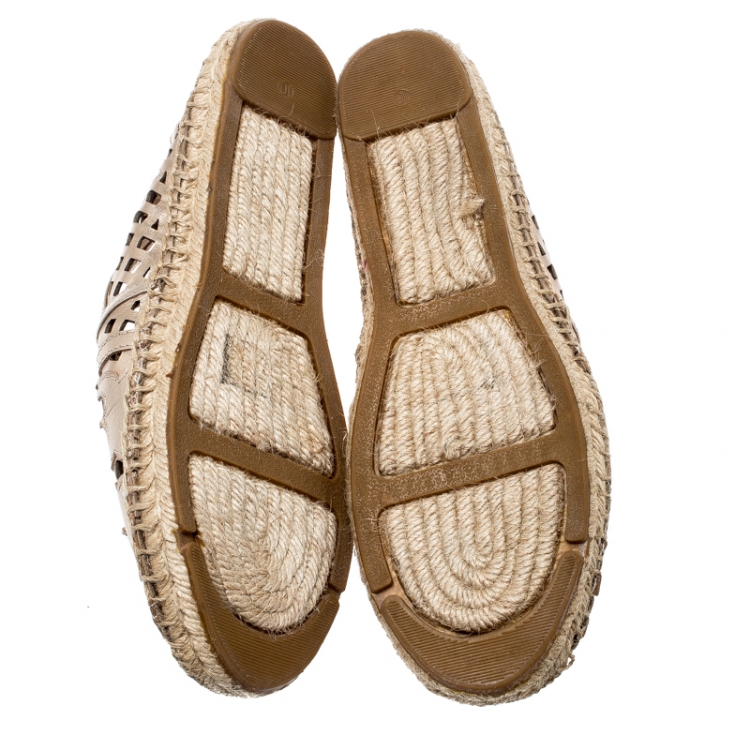 Pre Owned Tory Burch Metallic Dull Gold Laser Cut Leather Logo Thatched Espadrille Flats Size 40
