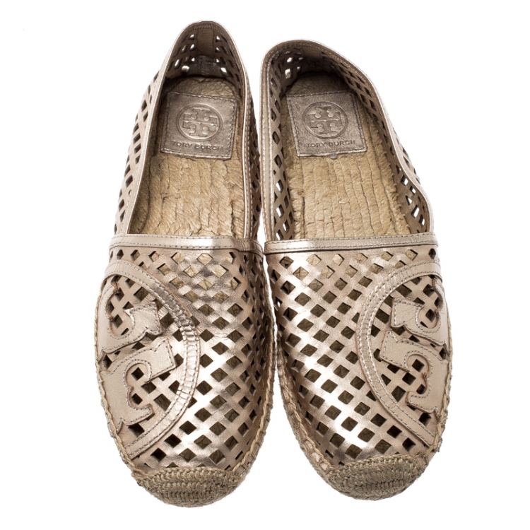Pre Owned Tory Burch Metallic Dull Gold Laser Cut Leather Logo Thatched Espadrille Flats Size 40