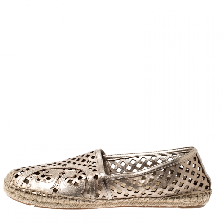 Pre Owned Tory Burch Metallic Dull Gold Laser Cut Leather Logo Thatched Espadrille Flats Size 40