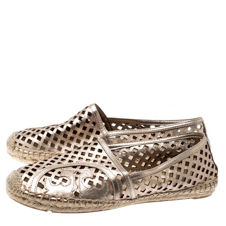 Pre Owned Tory Burch Metallic Dull Gold Laser Cut Leather Logo Thatched Espadrille Flats Size 40