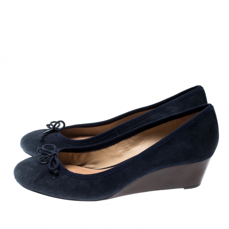 Pre Owned Tory Burch Blue Suede Wedge Pumps Size 39.5