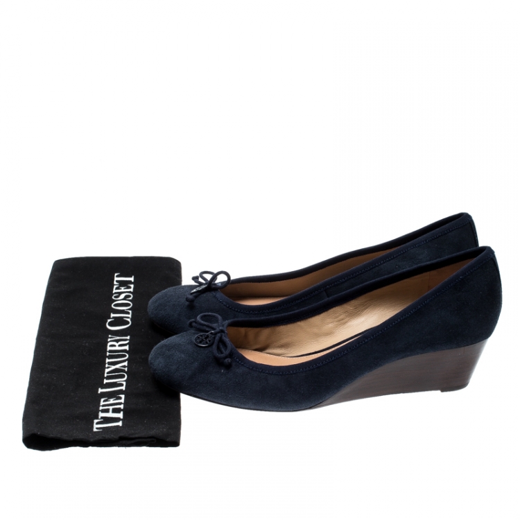 Pre Owned Tory Burch Blue Suede Wedge Pumps Size 39.5