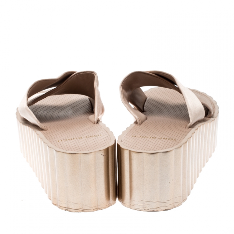 Pre Owned Tory Burch Beige Satin Scalloped Wedge Cross Strap Platform Slides Size 38