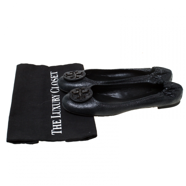 مملوكة مسبقًا Tory Burch Black Leather Reva Scrunch Ballet Flats Size 38