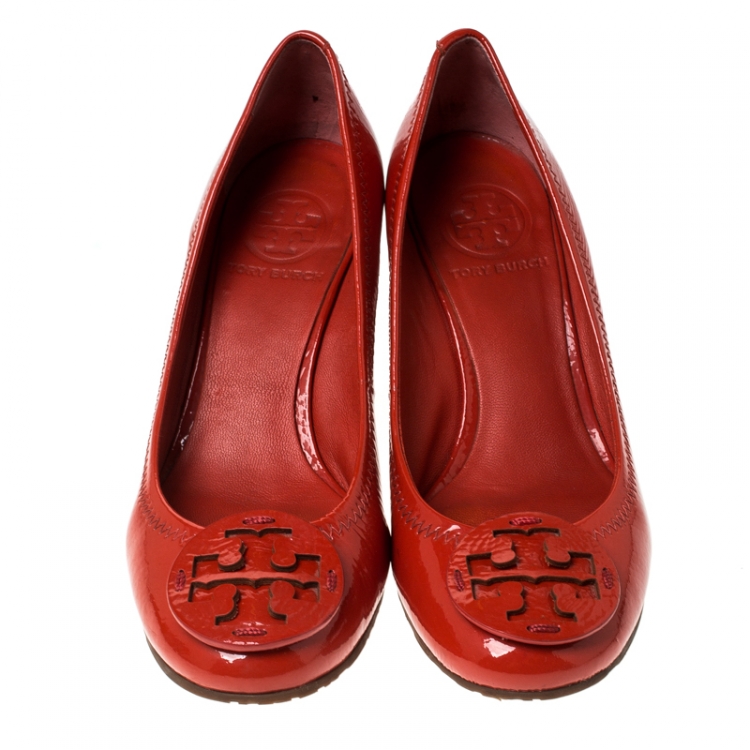 Pre Owned Tory Burch Orange Patent Leather Sophie Wedge Pumps Size 36