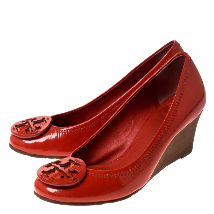 Pre Owned Tory Burch Orange Patent Leather Sophie Wedge Pumps Size 36