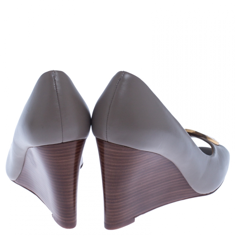 Pre Owned Tory Burch Grey Leather Julianne Peep Toe Wedge Pumps Size 37