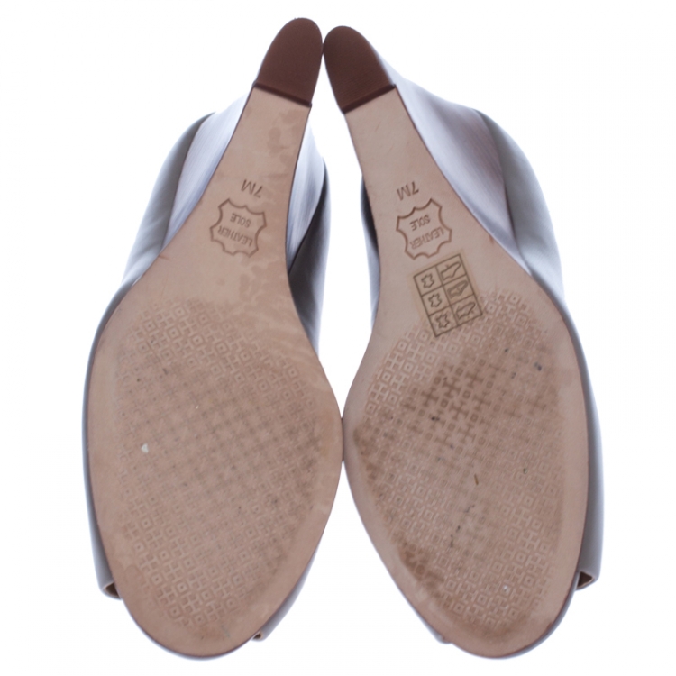 Pre Owned Tory Burch Grey Leather Julianne Peep Toe Wedge Pumps Size 37