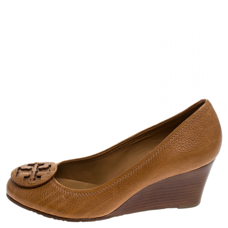 Pre Owned Tory Burch Brown Grained Leather Wedge Pumps Size 36