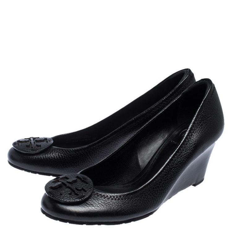 Pre Owned  Tory Burch Black Leather Sophie Wedges Pumps Size 38