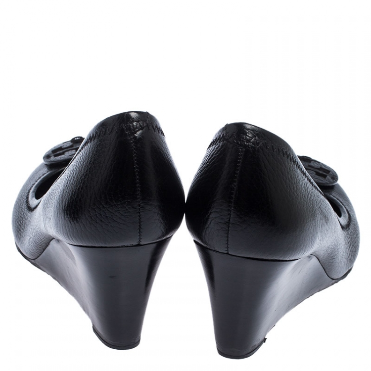 Pre Owned  Tory Burch Black Leather Sophie Wedges Pumps Size 38