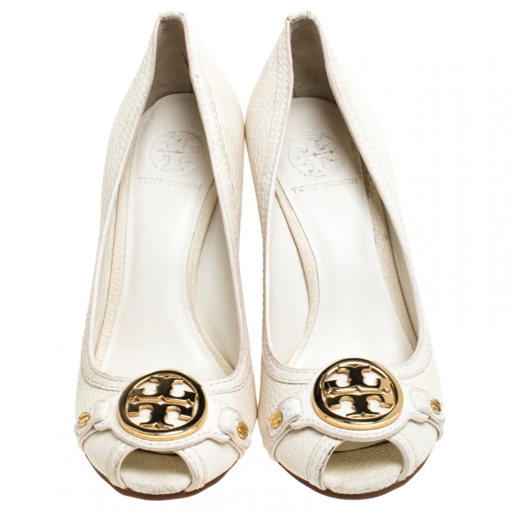 Pre Owned Tory Burch White Leather Logo Wedges Peep Toe Pumps Size 38