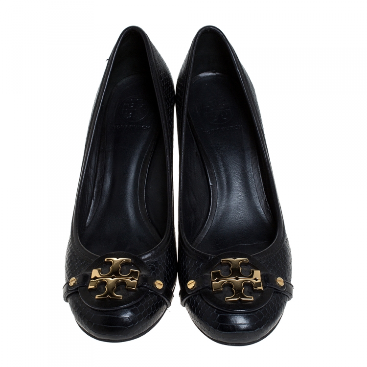 Pre Owned Tory Burch Black Python Embossed Leather Logo Block Heel Pumps Size 39