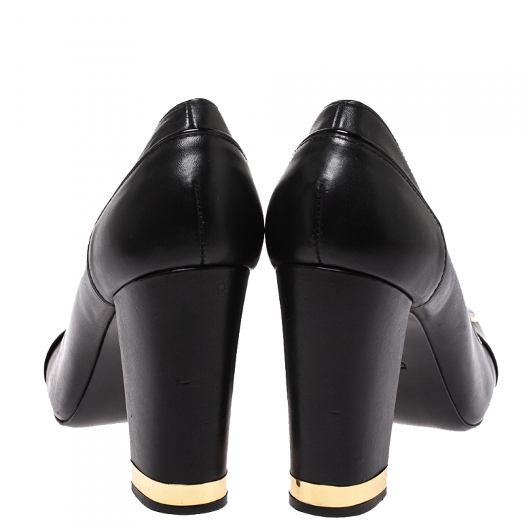 مملوكة مسبقًا Tory Burch Black Leather Logo Embellished Maddie Pumps Size 39