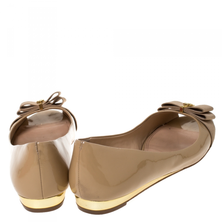 Pre Owned Tory Burch Beige Patent Leather Trudy Bow Ballet Flats Size 38.5