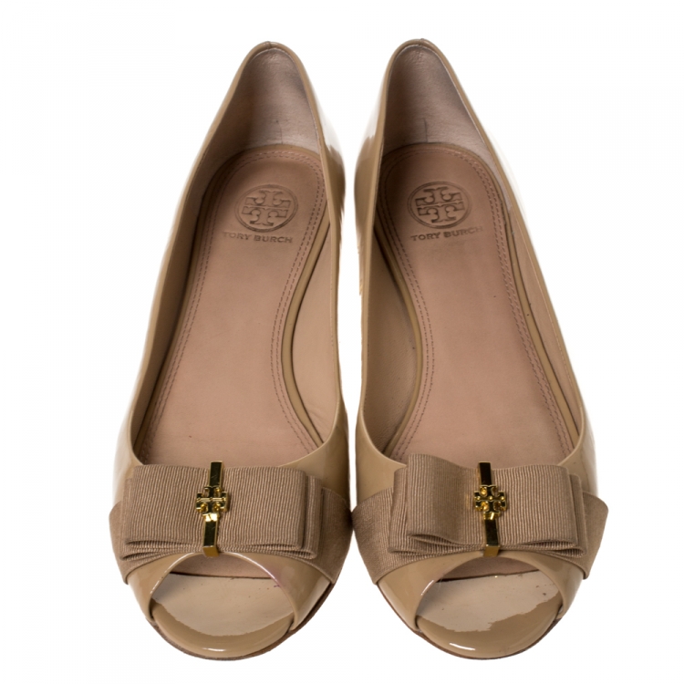 Pre Owned Tory Burch Beige Patent Leather Trudy Bow Ballet Flats Size 38.5