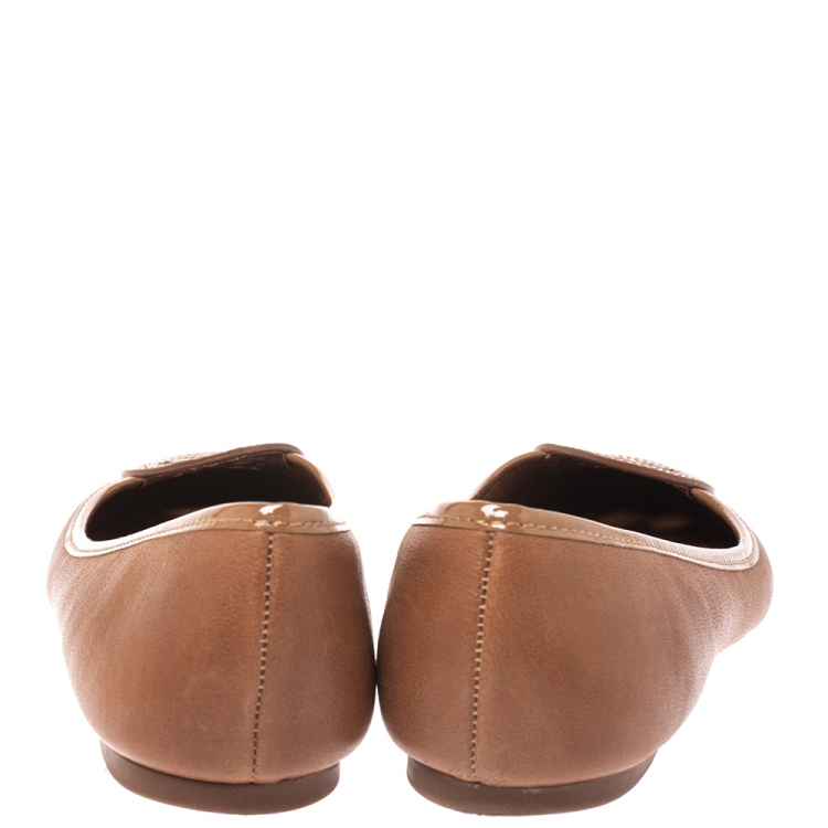 Pre Owned Tory Burch Brown Leather And Patent Logo Bow Ballet Flats Size 37