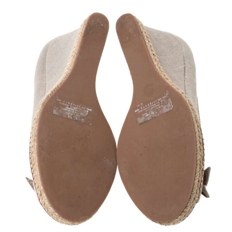 مملوكة مسبقًا Tory Burch Beige Glitter Canvas Jackie Bow Espadrille Wedge Pumps Size 36