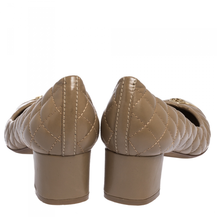 Pre Owned Tory Burch Beige Quilted Leather Kaitlin Cap Toe Pumps Size 38