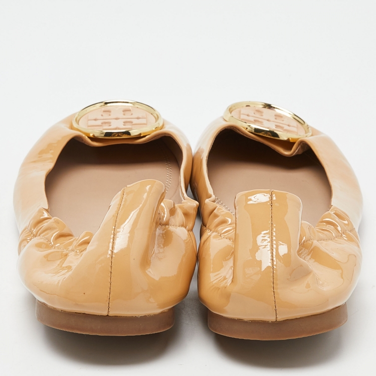Pre Owned Tory Burch Beige Patent Leather Reva Scrunch Ballet Flats Size 41