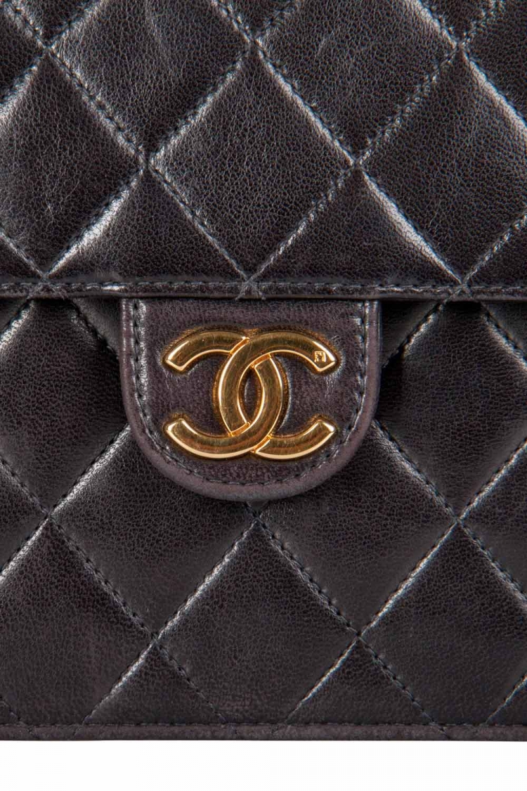 Pre Owned Chanel Black Quilted Leather Small Vintage Classic Single Flap Bag