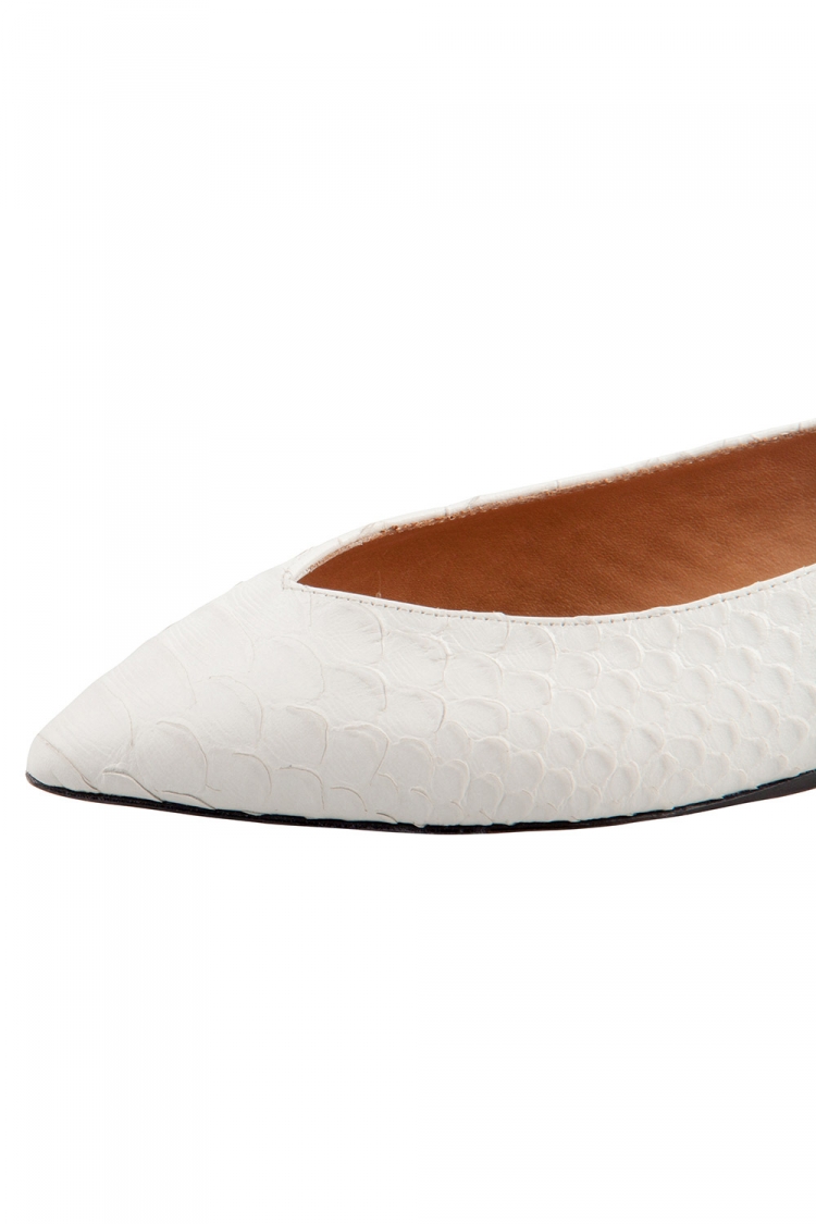 مملوكة مسبقًا Isabel Marant White Python Embossed Leather Plumy Pointed Toe Ballet Flats Size 39