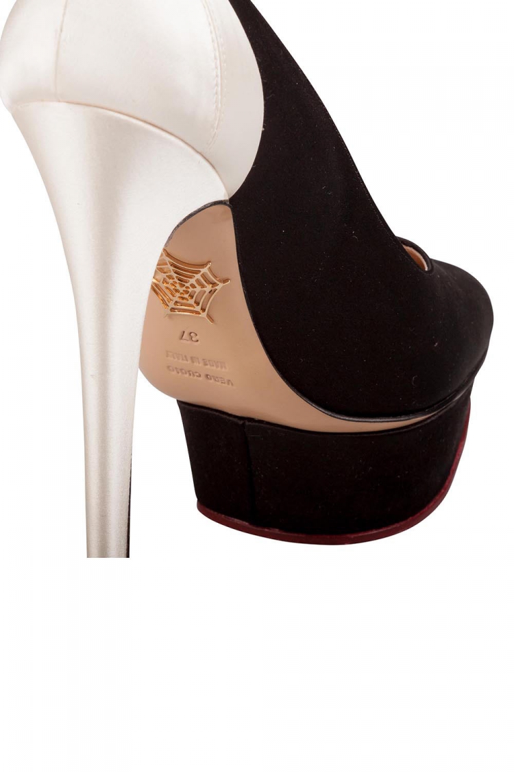 مملوكة مسبقًا Charlotte Olympia Black And Cream Satin Masako Platform Pumps Size 37