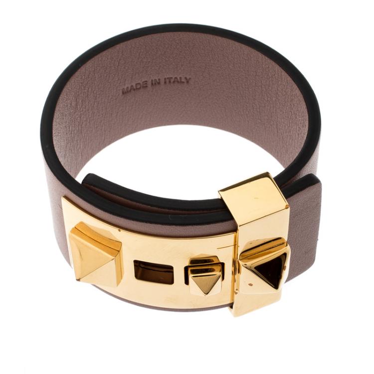 Pre Owned Valentino Poudre Leather B Rockstud Wide Bracelet
