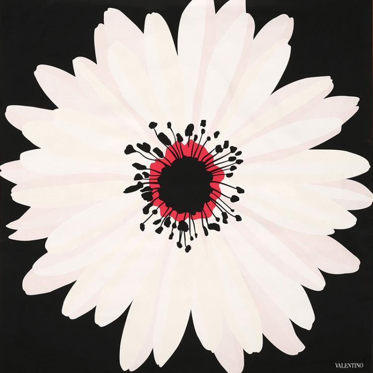 Pre Owned Valentino Black Daisy Printed Padded Silk Square Scarf