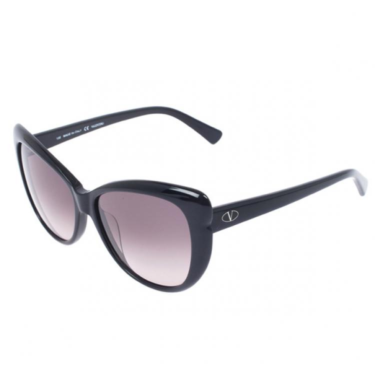 Pre Owned Valentino Black Woman Sunglasses V634S-001