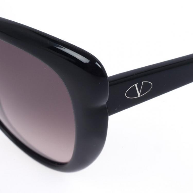 Pre Owned Valentino Black Woman Sunglasses V634S-001