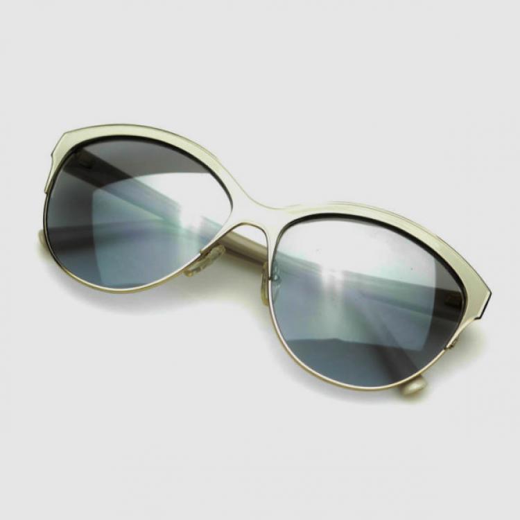 Pre Owned Valentino White V104S Womens Sunglasses