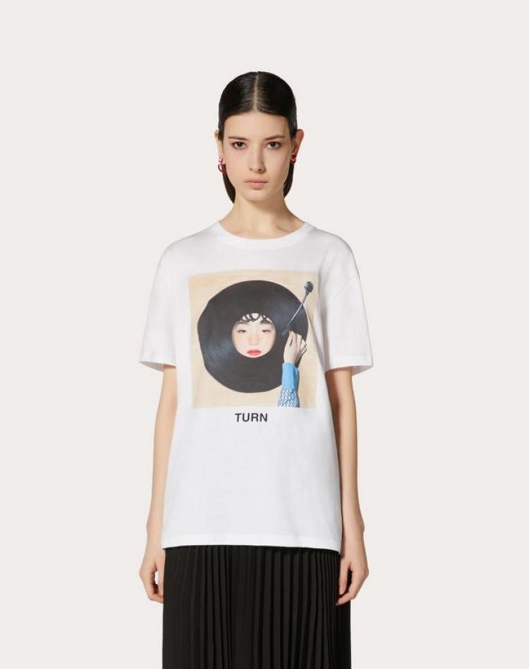 Pre Owned Valentino White Cotton Izumi Miyazaki Print Crew Neck T Shirt S