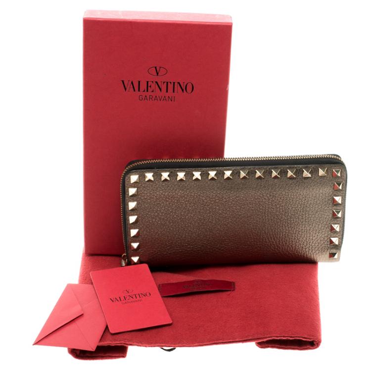 Pre Owned Valentino Gun Metal Leather Rockstud Zip Around Wallet