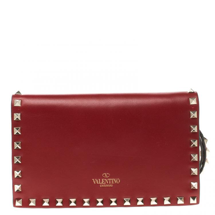 Pre Owned Valentino Burgundy Leather Rockstud Flap Wristlet Clutch