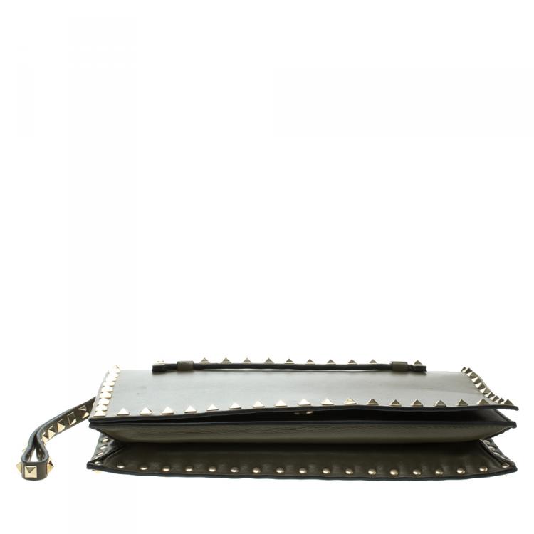 Pre Owned Valentino Olive Green Leather Rockstud Wristlet Clutch