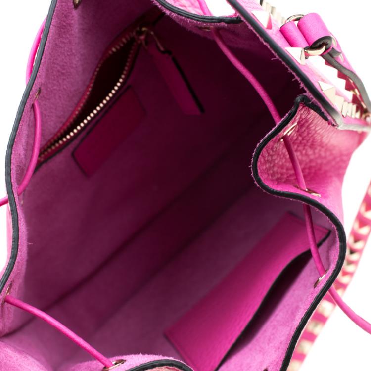 Pre Owned Valentino Pink Orchid Leather Rockstud Bucket Bag