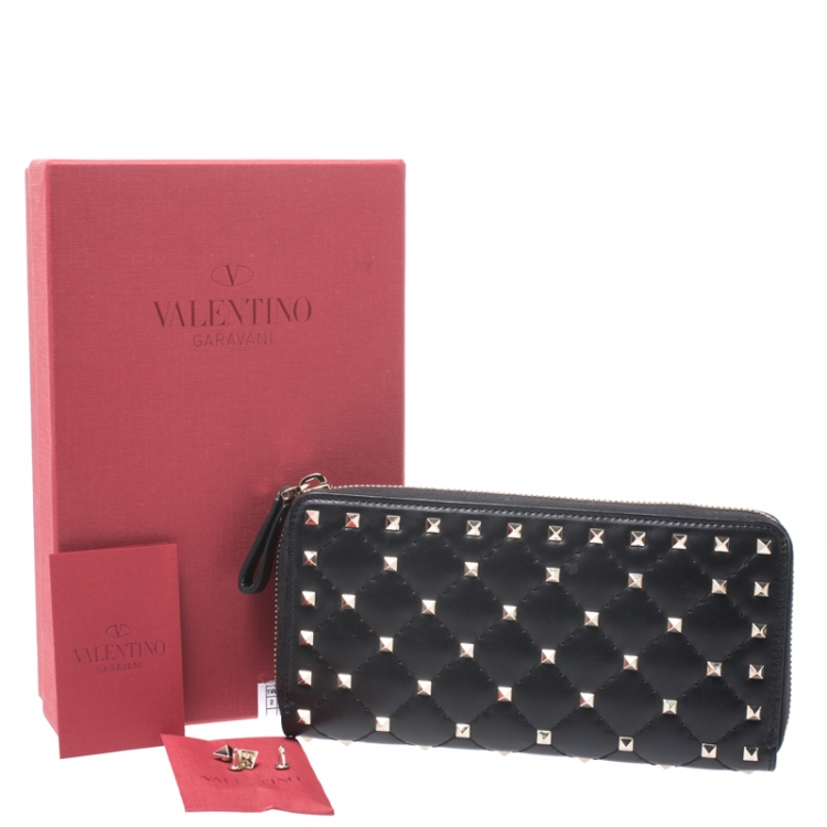 Pre Owned Valentino Black Quilted Leather Rockstud Spike Zip Around Wallet